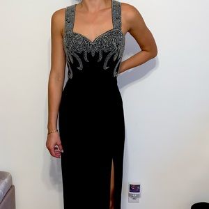 Black tie Oleg Cassini gown